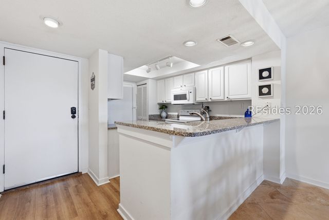 17 Harbourside Ln Apt 7106, Hilton Head Island, SC 29928