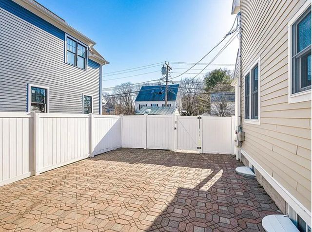 58 Spiers Rd, Newton, MA 02459