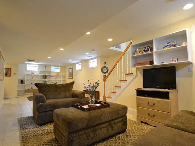 58 Spiers Rd, Newton, MA 02459