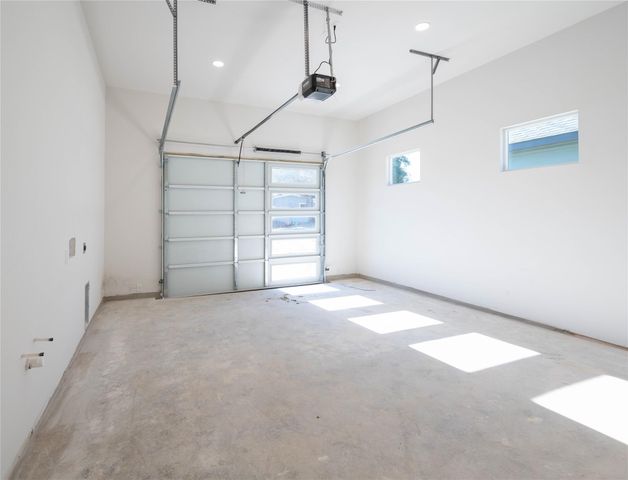 11541 Main ST, Jonestown, TX 78645