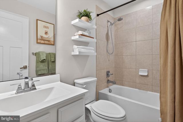 107 FELA DR, Cinnaminson, NJ 08077