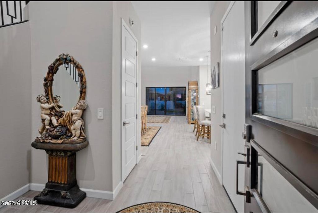 Image 3 of property listing at 17527 N 50TH Way, Scottsdale, AZ 85254