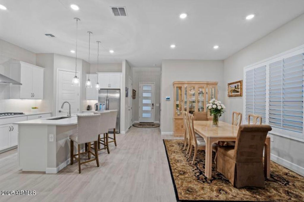 Image 4 of property listing at 17527 N 50TH Way, Scottsdale, AZ 85254