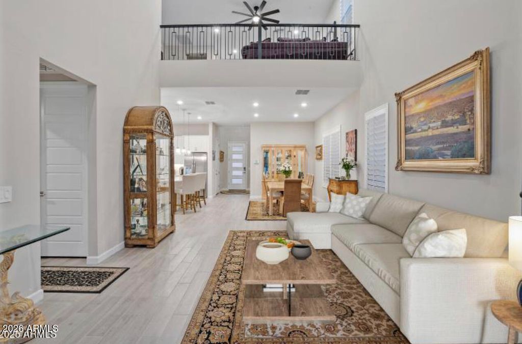 Image 8 of property listing at 17527 N 50TH Way, Scottsdale, AZ 85254