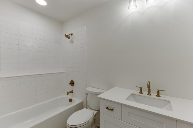 2452 Wolf Meadow Lane, Buford, GA 30518