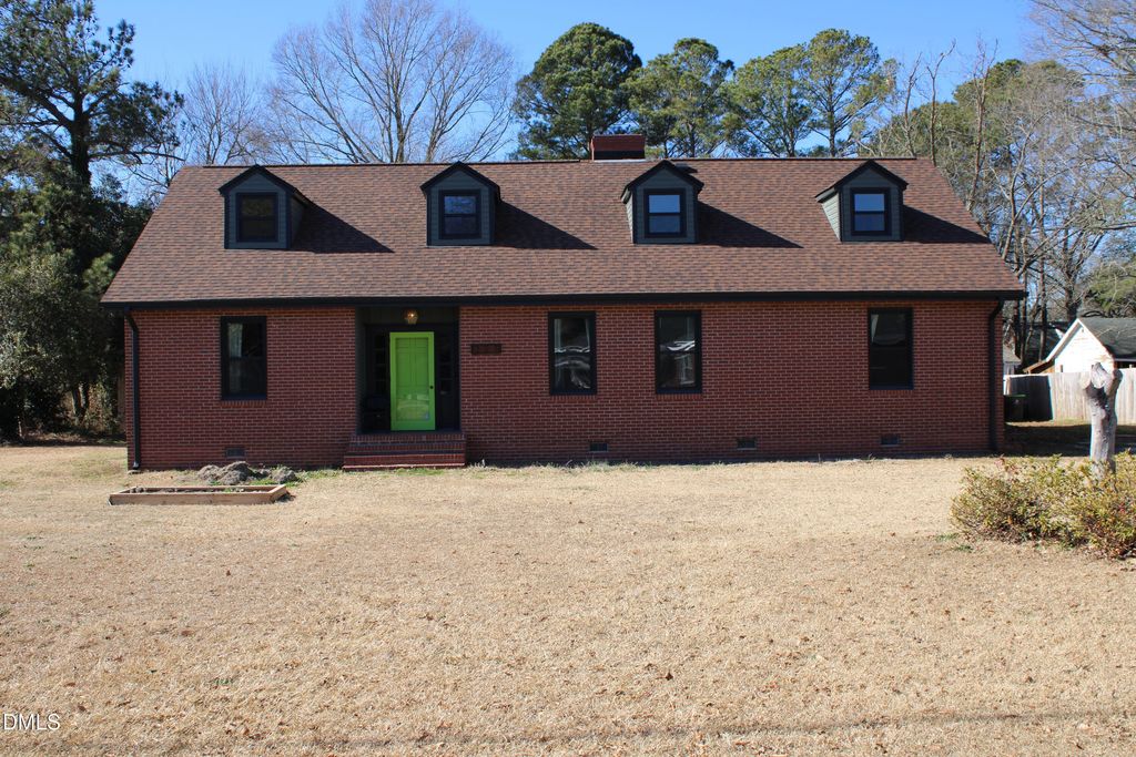 301 S 7th Street, Erwin, NC 28339