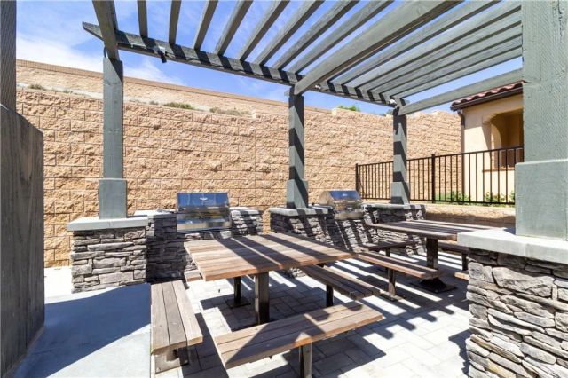 15188 Horizon, Fontana, CA 92336