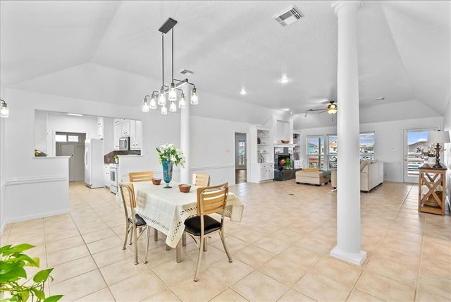 933 Bonita Street, Bayou Vista, TX 77563