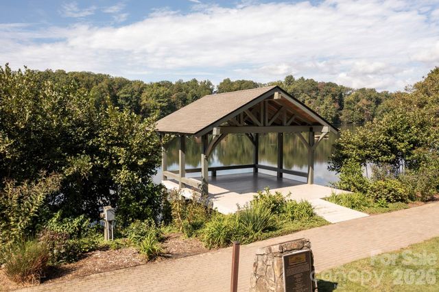 622 Welsh Partridge Circle, Biltmore Lake, NC 28715