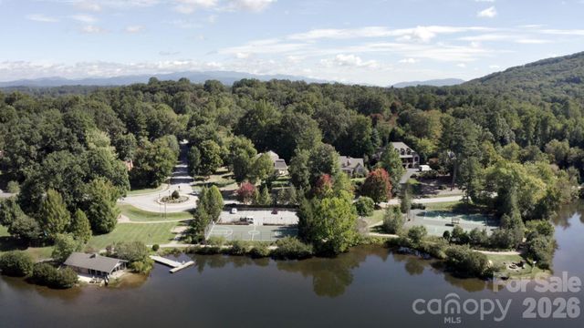 622 Welsh Partridge Circle, Biltmore Lake, NC 28715