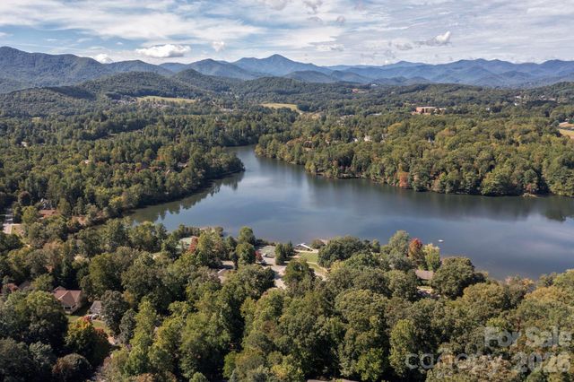622 Welsh Partridge Circle, Biltmore Lake, NC 28715