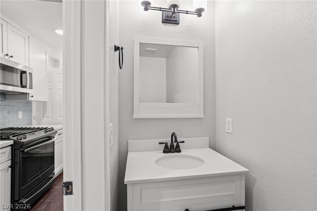 3910 Starfield Lane, Las Vegas, NV 89147