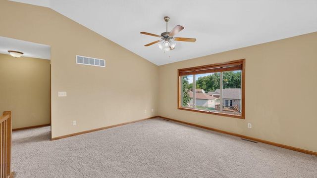 634 8th Street SW, Pine Island, MN 55963