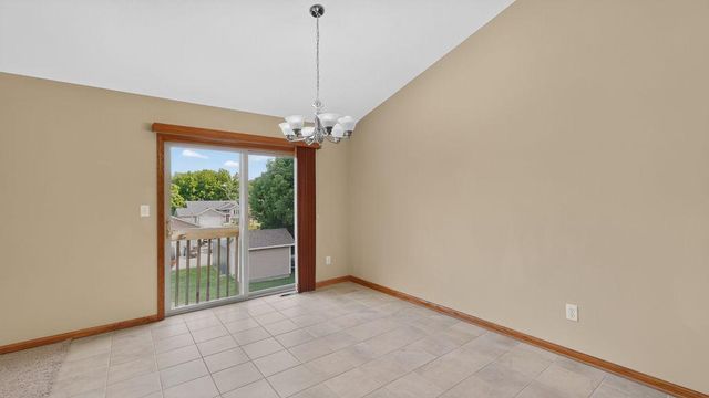 634 8th Street SW, Pine Island, MN 55963