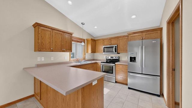 634 8th Street SW, Pine Island, MN 55963
