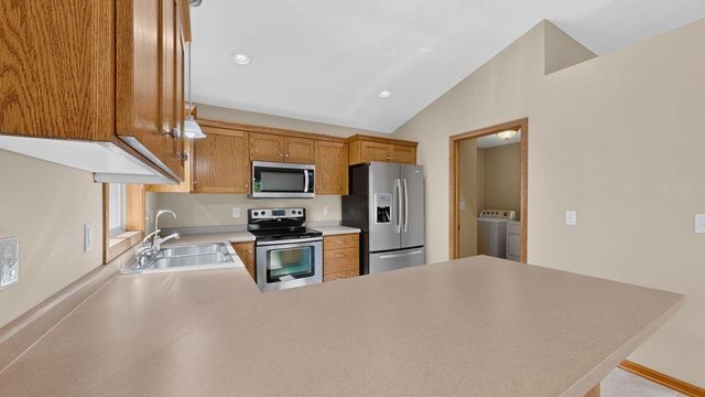 634 8th Street SW, Pine Island, MN 55963