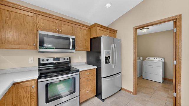 634 8th Street SW, Pine Island, MN 55963