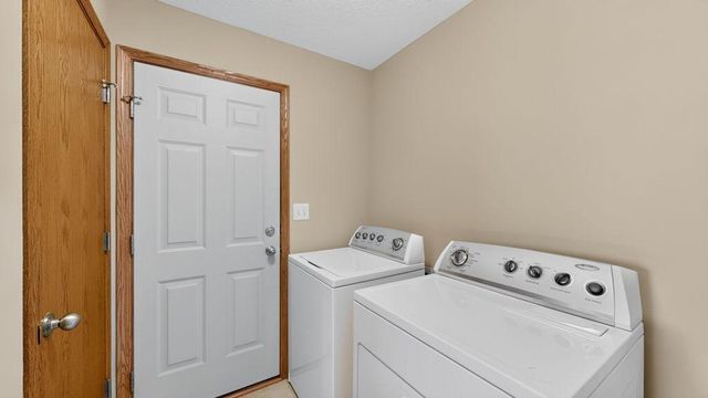 634 8th Street SW, Pine Island, MN 55963