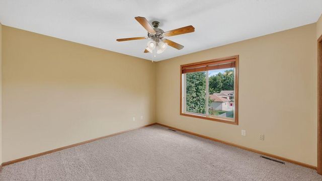 634 8th Street SW, Pine Island, MN 55963