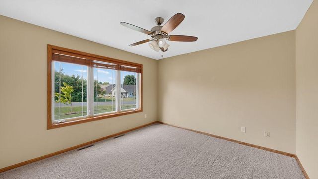 634 8th Street SW, Pine Island, MN 55963