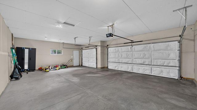 634 8th Street SW, Pine Island, MN 55963