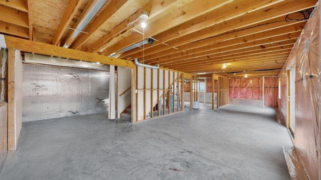 634 8th Street SW, Pine Island, MN 55963