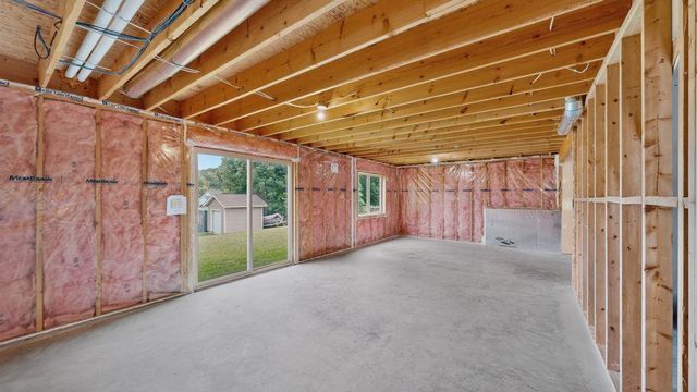 634 8th Street SW, Pine Island, MN 55963