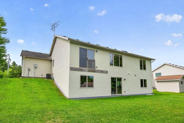 634 8th Street SW, Pine Island, MN 55963