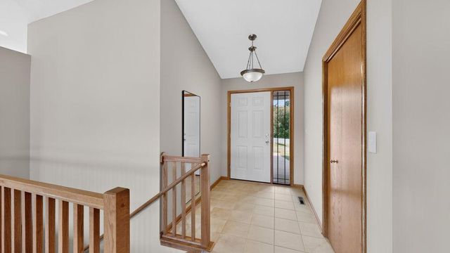 634 8th Street SW, Pine Island, MN 55963
