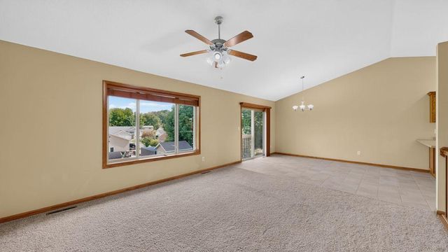 634 8th Street SW, Pine Island, MN 55963