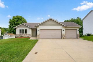 634 8th Street SW, Pine Island, MN 55963