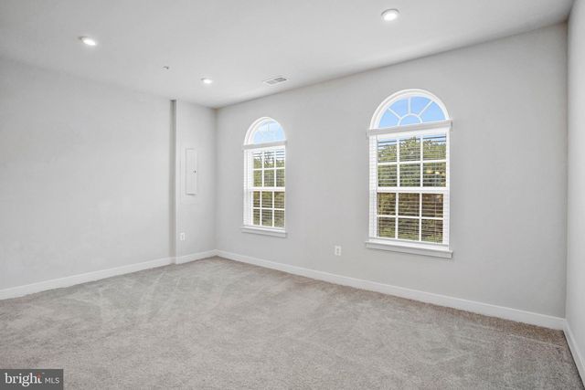 10936 PRESIDENTIAL PKWY, Upper Marlboro, MD 20772