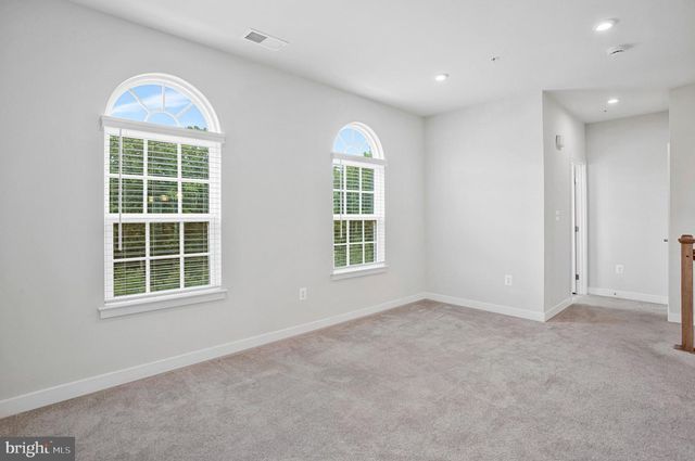 10936 PRESIDENTIAL PKWY, Upper Marlboro, MD 20772