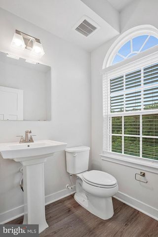 10936 PRESIDENTIAL PKWY, Upper Marlboro, MD 20772