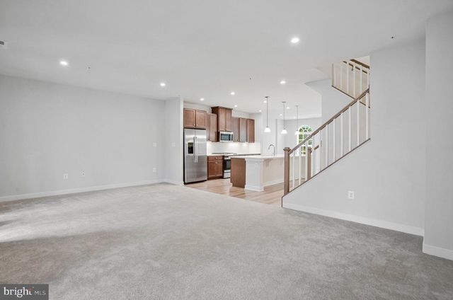 10936 PRESIDENTIAL PKWY, Upper Marlboro, MD 20772