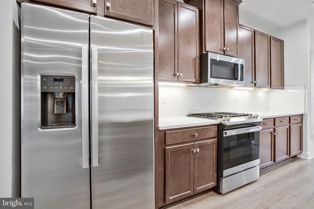 10936 PRESIDENTIAL PKWY, Upper Marlboro, MD 20772