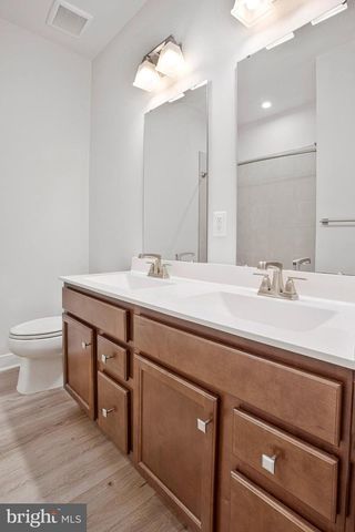 10936 PRESIDENTIAL PKWY, Upper Marlboro, MD 20772
