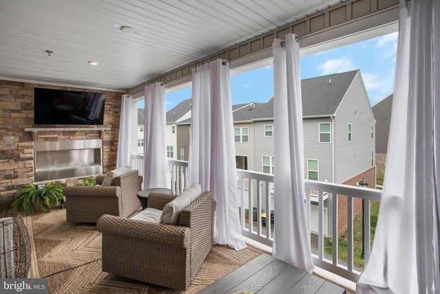 10936 PRESIDENTIAL PKWY, Upper Marlboro, MD 20772