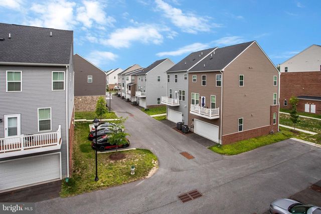 10936 PRESIDENTIAL PKWY, Upper Marlboro, MD 20772