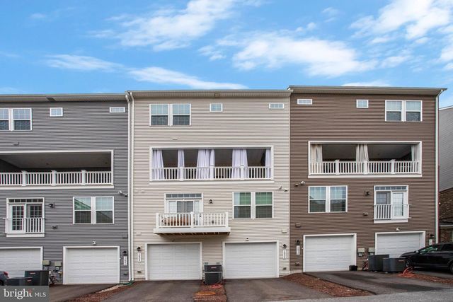 10936 PRESIDENTIAL PKWY, Upper Marlboro, MD 20772