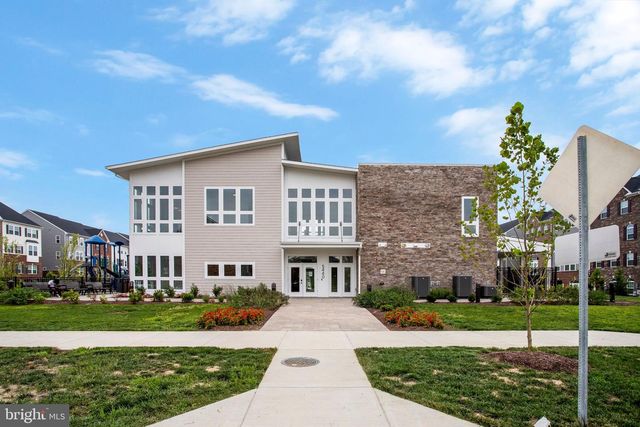 10936 PRESIDENTIAL PKWY, Upper Marlboro, MD 20772