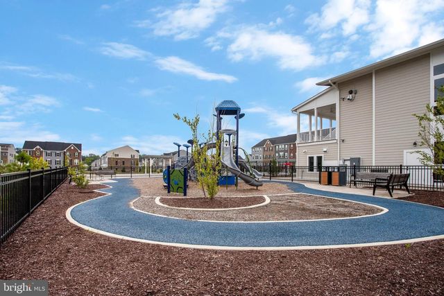 10936 PRESIDENTIAL PKWY, Upper Marlboro, MD 20772