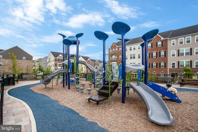10936 PRESIDENTIAL PKWY, Upper Marlboro, MD 20772