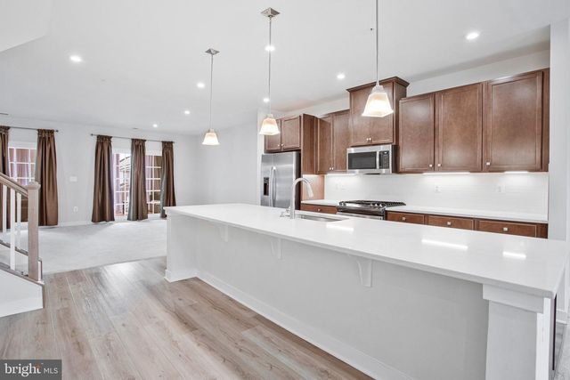 10936 PRESIDENTIAL PKWY, Upper Marlboro, MD 20772