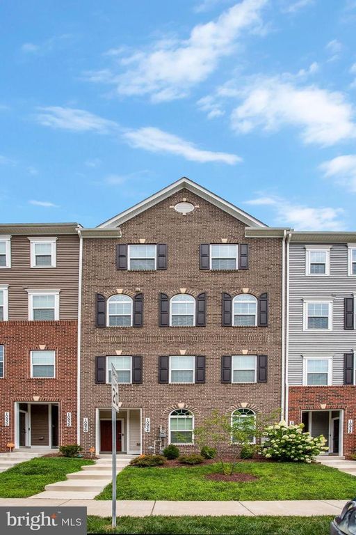 10936 PRESIDENTIAL PKWY, Upper Marlboro, MD 20772