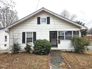 901 Grace Avenue, Burlington, NC 27217