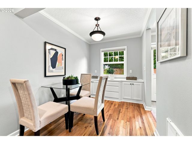 2555 Nw SAVIER St 10, Portland, OR 97210