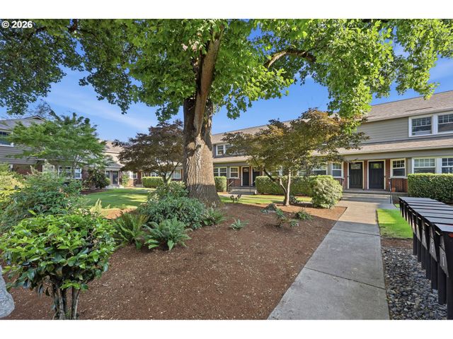 2555 Nw SAVIER St 10, Portland, OR 97210