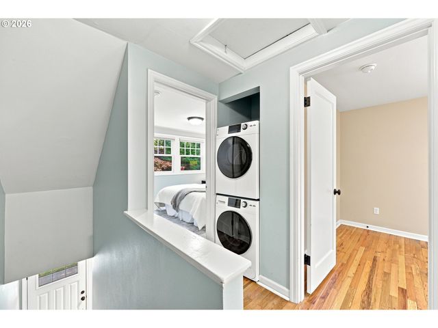 2555 Nw SAVIER St 10, Portland, OR 97210