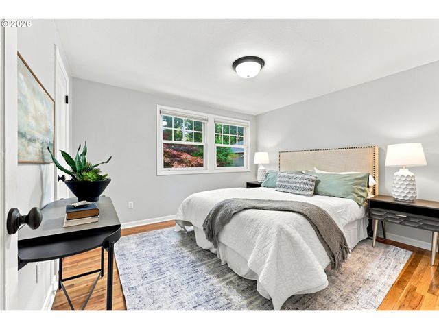 2555 Nw SAVIER St 10, Portland, OR 97210